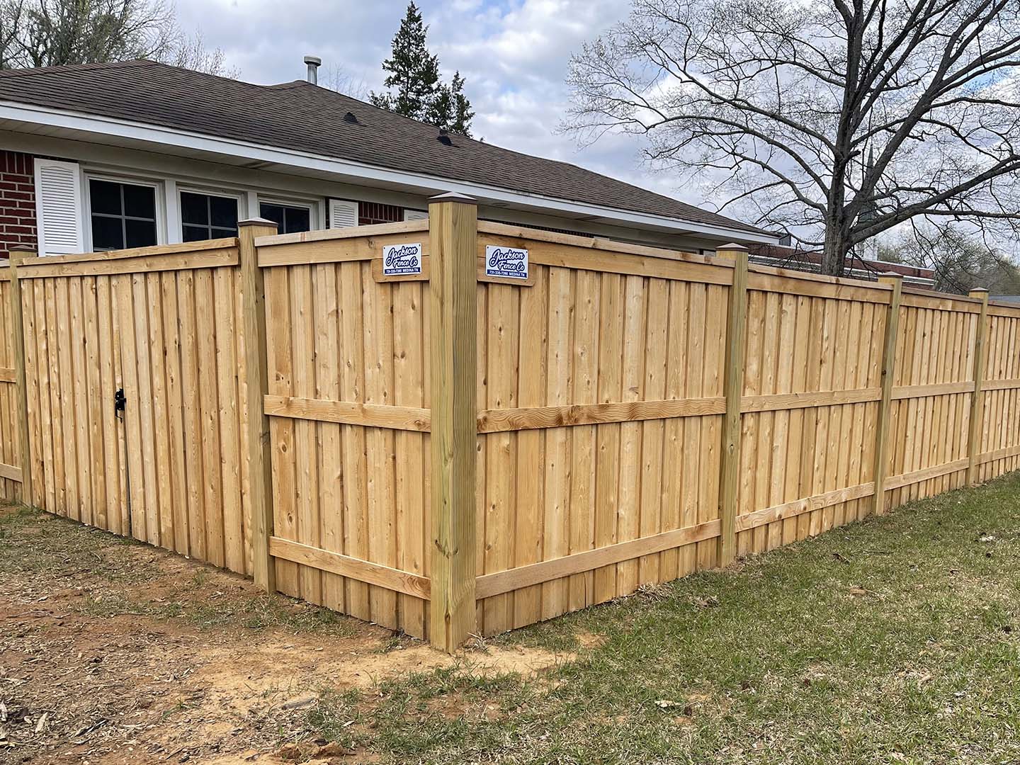 Residential wood fence company West Tennessee